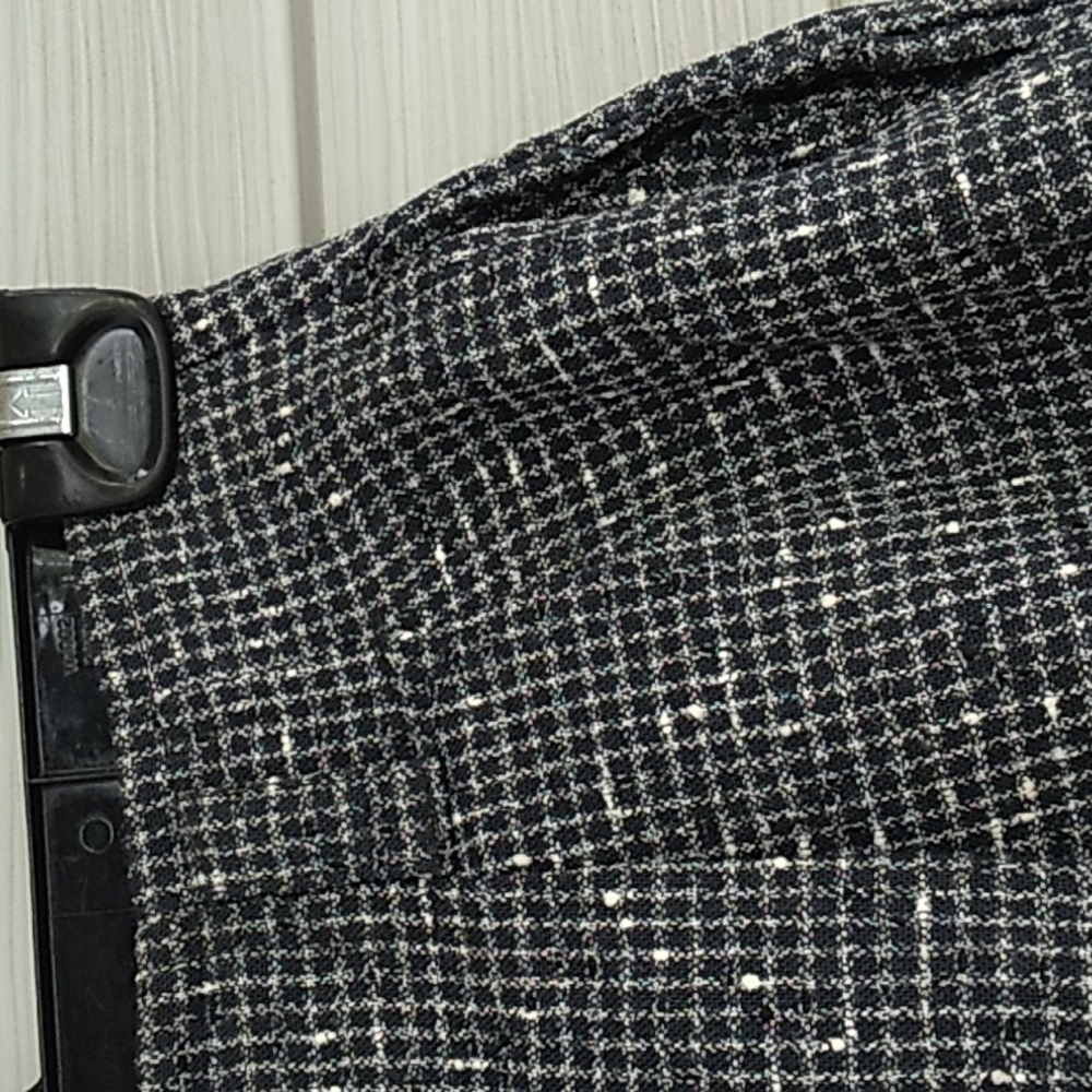 80s Tweed Vintage Skirt with Pleats and Pockets, can wear a Belt with the Skirt - Picture 3 of 8